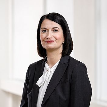 Iris Afschani Iris Afschani